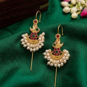 Elegant Pearl Peacock Ear Cuff Hover Image